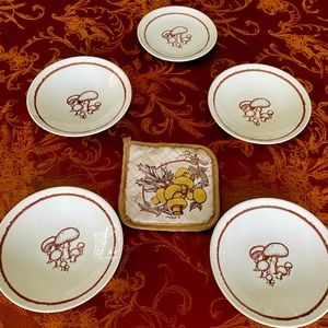 NOS Anchor Hocking Merrie Mushroom Set: 4 Bowls, Plate + Potholder 1970’s retro